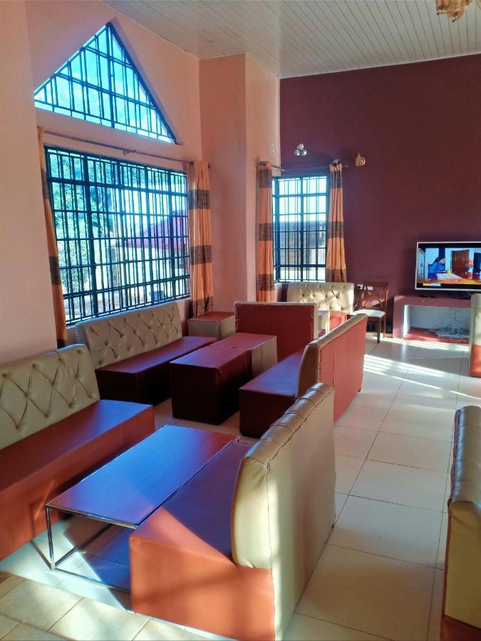 The Peak Meadows Hotel Nyeri Exterior foto